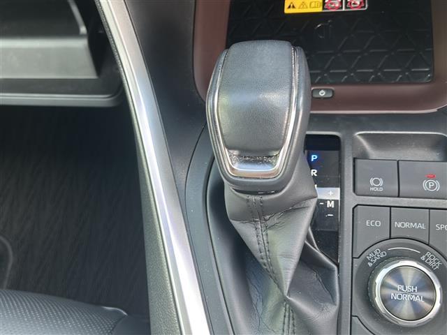 ＲＡＶ４ Ｇ　Ｚパッケージ　スマートエントリー＆プッシュスタートシステム本革巻きステアリング＆シフトノブ前席シートヒーター／ベンチレーション機能ステアリングヒーターＵＳＢ　Ｔｙｐｅ－Ｃ端子ハンズフリーパワーバックドア（12枚目）