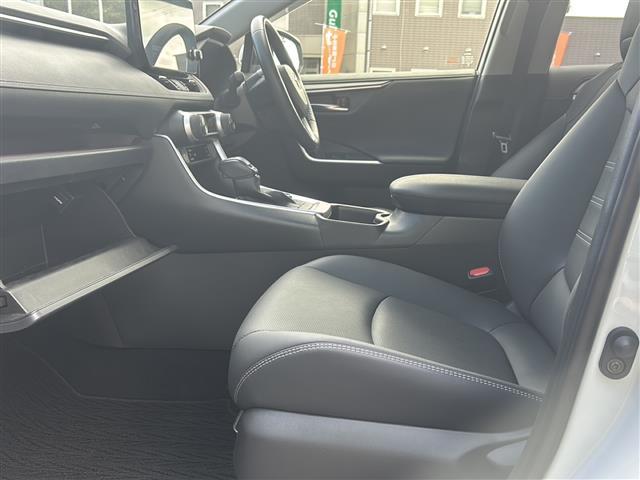 ＲＡＶ４ Ｇ　Ｚパッケージ　スマートエントリー＆プッシュスタートシステム本革巻きステアリング＆シフトノブ前席シートヒーター／ベンチレーション機能ステアリングヒーターＵＳＢ　Ｔｙｐｅ－Ｃ端子ハンズフリーパワーバックドア（23枚目）