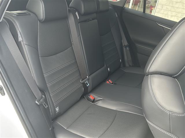ＲＡＶ４ Ｇ　Ｚパッケージ　スマートエントリー＆プッシュスタートシステム本革巻きステアリング＆シフトノブ前席シートヒーター／ベンチレーション機能ステアリングヒーターＵＳＢ　Ｔｙｐｅ－Ｃ端子ハンズフリーパワーバックドア（25枚目）