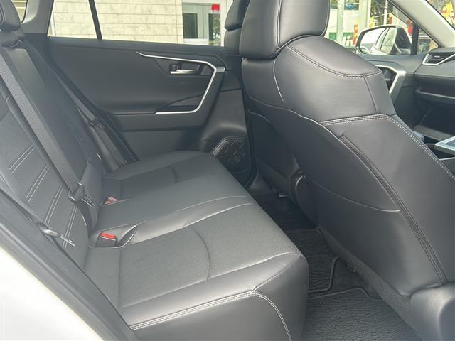 ＲＡＶ４ Ｇ　Ｚパッケージ　スマートエントリー＆プッシュスタートシステム本革巻きステアリング＆シフトノブ前席シートヒーター／ベンチレーション機能ステアリングヒーターＵＳＢ　Ｔｙｐｅ－Ｃ端子ハンズフリーパワーバックドア（26枚目）