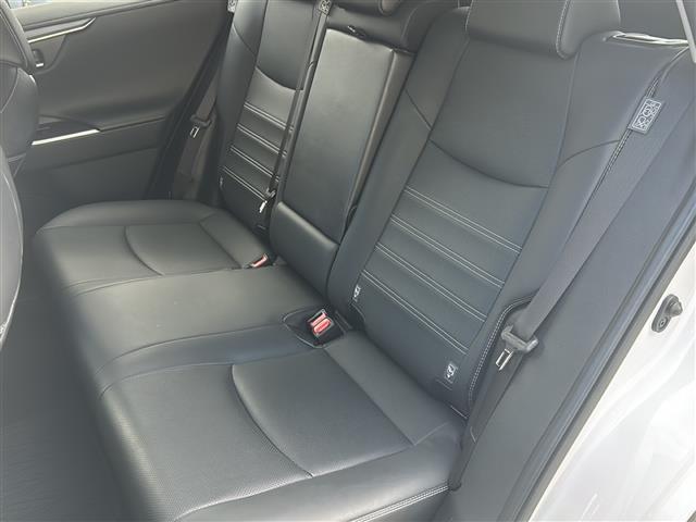 ＲＡＶ４ Ｇ　Ｚパッケージ　スマートエントリー＆プッシュスタートシステム本革巻きステアリング＆シフトノブ前席シートヒーター／ベンチレーション機能ステアリングヒーターＵＳＢ　Ｔｙｐｅ－Ｃ端子ハンズフリーパワーバックドア（28枚目）