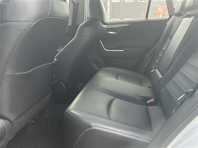 ＲＡＶ４ Ｇ　Ｚパッケージ　スマートエントリー＆プッシュスタートシステム本革巻きステアリング＆シフトノブ前席シートヒーター／ベンチレーション機能ステアリングヒーターＵＳＢ　Ｔｙｐｅ－Ｃ端子ハンズフリーパワーバックドア（29枚目）