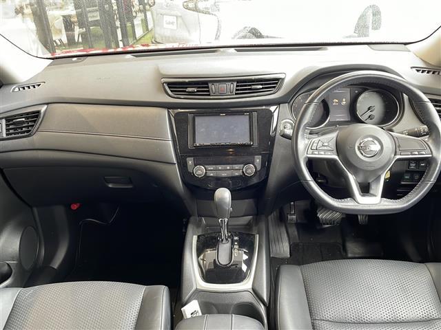 エクストレイル ２０Ｘ　４ＷＤ／ＥＴＣ／１８インチＡＷ／電動リアゲート／ドラレコ／ダウンヒルアシスト／シートヒーター／純正ナビ／バックカメラ／アイドリングストップ／スマートキー／ＬＥＤヘッドライト（2枚目）