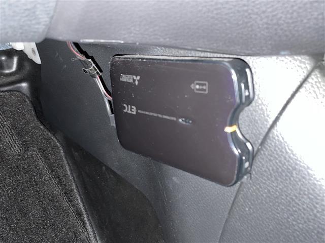 エクストレイル ２０Ｘ　４ＷＤ／ＥＴＣ／１８インチＡＷ／電動リアゲート／ドラレコ／ダウンヒルアシスト／シートヒーター／純正ナビ／バックカメラ／アイドリングストップ／スマートキー／ＬＥＤヘッドライト（10枚目）