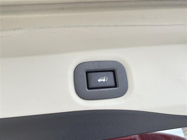 エクストレイル ２０Ｘ　４ＷＤ／ＥＴＣ／１８インチＡＷ／電動リアゲート／ドラレコ／ダウンヒルアシスト／シートヒーター／純正ナビ／バックカメラ／アイドリングストップ／スマートキー／ＬＥＤヘッドライト（25枚目）