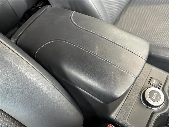 エクストレイル ２０Ｘ　４ＷＤ／ＥＴＣ／１８インチＡＷ／電動リアゲート／ドラレコ／ダウンヒルアシスト／シートヒーター／純正ナビ／バックカメラ／アイドリングストップ／スマートキー／ＬＥＤヘッドライト（27枚目）