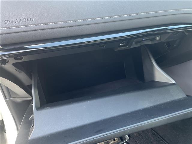 クラウンハイブリッド ＲＳ　モデリスタエアロ　モデリスタＡＷ　サンルーフ　白本革シート　メーカーナビ　フルセグ　Ｂｌｕｅｔｏｏｔｈ　全方位モニター　ＥＴＣ２．０　シートヒーター　ベンチレーション　セーフティセンス（11枚目）