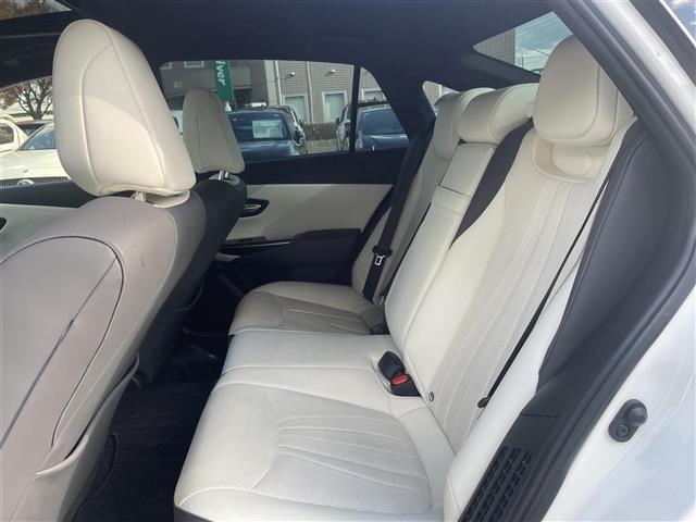 クラウンハイブリッド ＲＳ　モデリスタエアロ　モデリスタＡＷ　サンルーフ　白本革シート　メーカーナビ　フルセグ　Ｂｌｕｅｔｏｏｔｈ　全方位モニター　ＥＴＣ２．０　シートヒーター　ベンチレーション　セーフティセンス（23枚目）