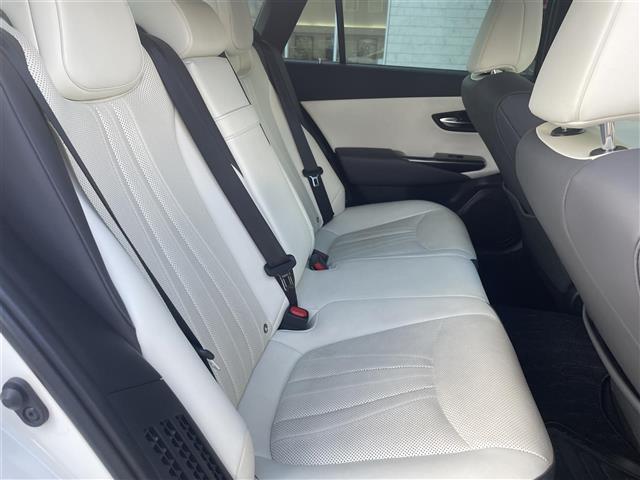 クラウンハイブリッド ＲＳ　モデリスタエアロ　モデリスタＡＷ　サンルーフ　白本革シート　メーカーナビ　フルセグ　Ｂｌｕｅｔｏｏｔｈ　全方位モニター　ＥＴＣ２．０　シートヒーター　ベンチレーション　セーフティセンス（25枚目）