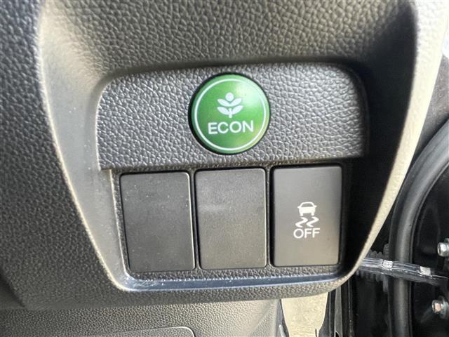 Ｎ－ＯＮＥ Ｇ・Ｌパッケージ　１４インチ社外アルミ　スタッドレスタイヤ付ノーマルホイール４本有り　フロアマット　ドアバイザー　横滑り防止装置　スマートキー　新車保証書　取扱説明書（7枚目）