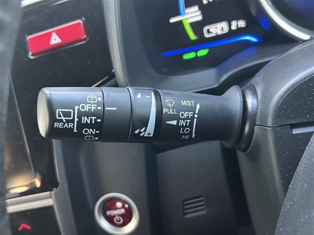 フィットハイブリッド Lパッケージ HDDナビAM/FMCD/DVDバックカメラドアバイザープッシュスタートETCドライブレコーダー(前後)(9枚目)