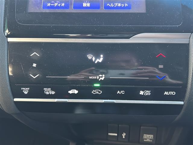 フィットハイブリッド Lパッケージ HDDナビAM/FMCD/DVDバックカメラドアバイザープッシュスタートETCドライブレコーダー(前後)(11枚目)