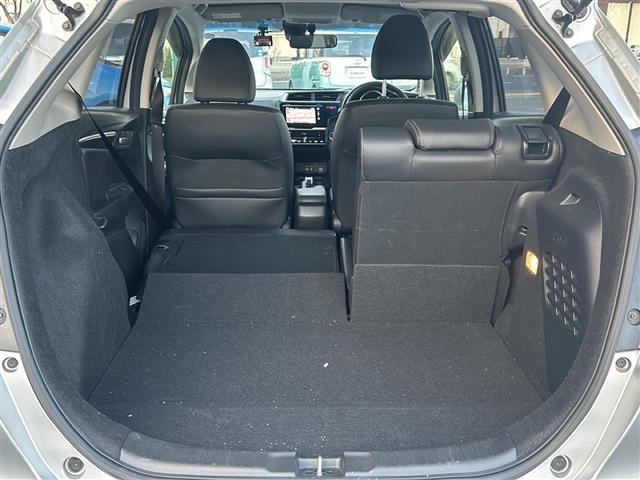 フィットハイブリッド Lパッケージ HDDナビAM/FMCD/DVDバックカメラドアバイザープッシュスタートETCドライブレコーダー(前後)(32枚目)