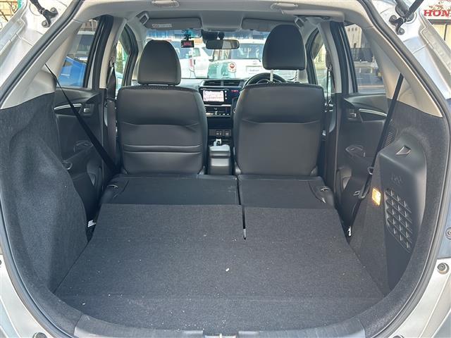 フィットハイブリッド Lパッケージ HDDナビAM/FMCD/DVDバックカメラドアバイザープッシュスタートETCドライブレコーダー(前後)(33枚目)