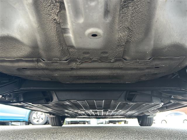 フィットハイブリッド Lパッケージ HDDナビAM/FMCD/DVDバックカメラドアバイザープッシュスタートETCドライブレコーダー(前後)(41枚目)