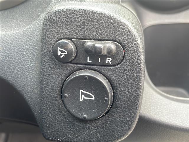 フィットハイブリッド ハイブリッド・10thアニバーサリー HDDナビ フルセグTV MSV DVD CD SD Bluetooth ETC クルーズコントロール スマートキー スペアキー フロアマット ドアバイザー ライトレベライザー 新車保証書 取扱説明書(5枚目)