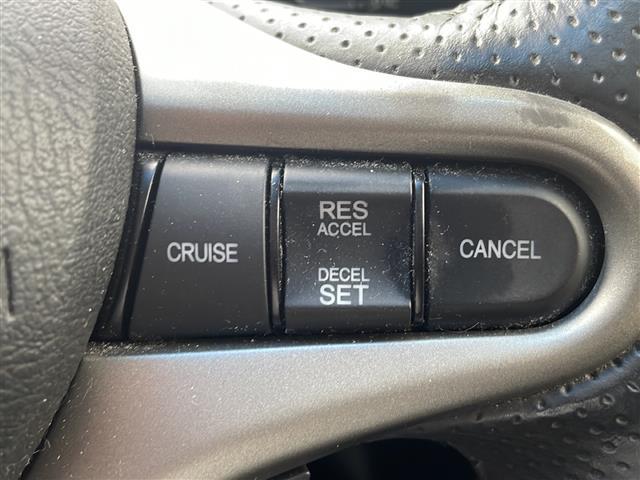 フィットハイブリッド ハイブリッド・10thアニバーサリー HDDナビ フルセグTV MSV DVD CD SD Bluetooth ETC クルーズコントロール スマートキー スペアキー フロアマット ドアバイザー ライトレベライザー 新車保証書 取扱説明書(6枚目)