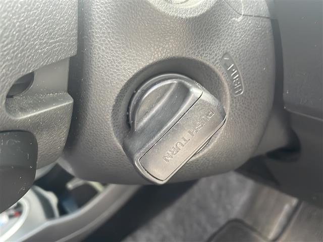 フィットハイブリッド ハイブリッド・10thアニバーサリー HDDナビ フルセグTV MSV DVD CD SD Bluetooth ETC クルーズコントロール スマートキー スペアキー フロアマット ドアバイザー ライトレベライザー 新車保証書 取扱説明書(11枚目)