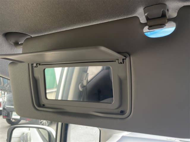 フィットハイブリッド ハイブリッド・10thアニバーサリー HDDナビ フルセグTV MSV DVD CD SD Bluetooth ETC クルーズコントロール スマートキー スペアキー フロアマット ドアバイザー ライトレベライザー 新車保証書 取扱説明書(15枚目)