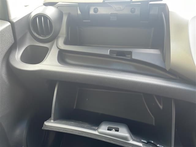 フィットハイブリッド ハイブリッド・10thアニバーサリー HDDナビ フルセグTV MSV DVD CD SD Bluetooth ETC クルーズコントロール スマートキー スペアキー フロアマット ドアバイザー ライトレベライザー 新車保証書 取扱説明書(16枚目)