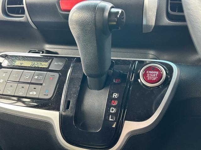 Ｎ－ＢＯＸ Ｇ・Ｌパッケージ　純正ナビ　ＴＶ　ＣＤ／ＤＶＤ　Ｂｌｕｅｔｏｏｔｈ　ＥＴＣ　バックカメラ　片側パワースライドドア　盗難防止装置　横滑り防止装置　アイドリングストップ　ウィンカーミラー（11枚目）