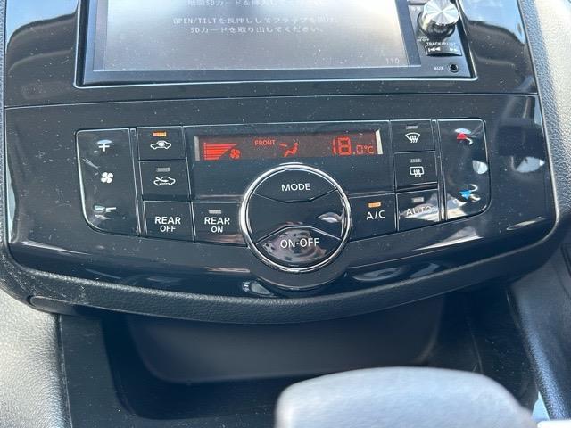 セレナ ハイウェイスター　Ｓ－ハイブリッド　Ｖセレクション　純正ナビ　Ｂｌｕｅｔｏｏｔｈ　フルセグ　バックカメラ　ＣＤ　ＤＶＤ　ＥＴＣ　純正フロアマット　衝突軽減システム　盗難防止機能　純正１６インチＡＷ　社外スタッドレス１５インチＡＷ車載　ドアバイザー（8枚目）