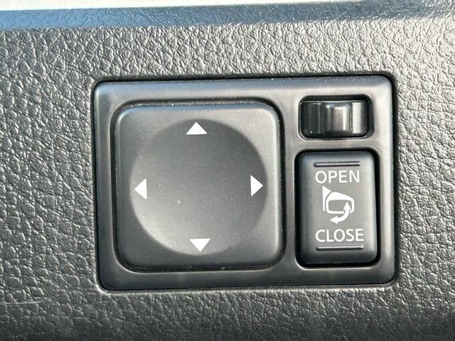 セレナ ハイウェイスター　Ｓ－ハイブリッド　Ｖセレクション　純正ナビ　Ｂｌｕｅｔｏｏｔｈ　フルセグ　バックカメラ　ＣＤ　ＤＶＤ　ＥＴＣ　純正フロアマット　衝突軽減システム　盗難防止機能　純正１６インチＡＷ　社外スタッドレス１５インチＡＷ車載　ドアバイザー（17枚目）