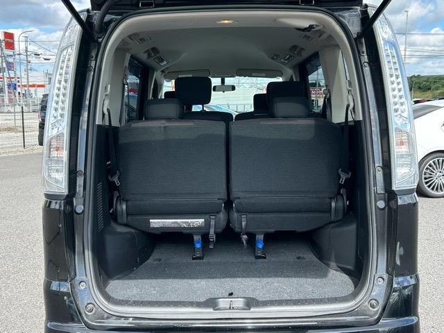 セレナ ハイウェイスター　Ｓ－ハイブリッド　Ｖセレクション　純正ナビ　Ｂｌｕｅｔｏｏｔｈ　フルセグ　バックカメラ　ＣＤ　ＤＶＤ　ＥＴＣ　純正フロアマット　衝突軽減システム　盗難防止機能　純正１６インチＡＷ　社外スタッドレス１５インチＡＷ車載　ドアバイザー（29枚目）