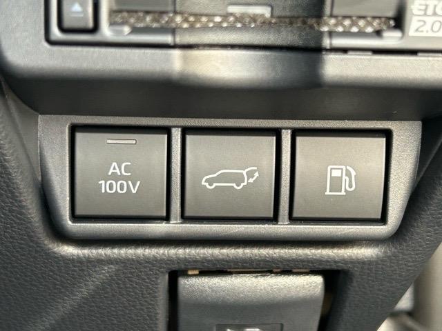 プリウス Ｚ　４ＷＤ　マルチメディアナビ　全方位カメラ　フルセグＴＶ　ＵＳＢ　ＥＴＣ２．０　前方ドラレコ　パノラミックビューモニター　ステアリングヒーター　前後コーナーセンサー　パワーバックドア　純正１９インチＡＷ（17枚目）