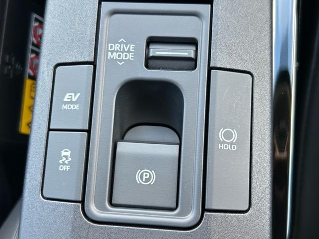 プリウス Ｚ　４ＷＤ　マルチメディアナビ　全方位カメラ　フルセグＴＶ　ＵＳＢ　ＥＴＣ２．０　前方ドラレコ　パノラミックビューモニター　ステアリングヒーター　前後コーナーセンサー　パワーバックドア　純正１９インチＡＷ（19枚目）