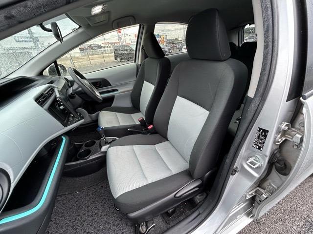 アクア S 社外ディスプレイオーディオ Bluetooth Apple Carplay ETC バックカメラ 1列目シートヒーター 横滑り防止装置 盗難防止装置 Wエアバック オートライト ウィンカーミラー(25枚目)