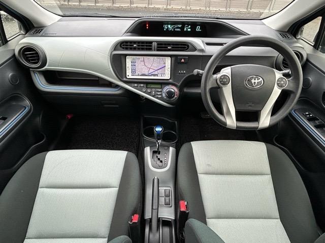 アクア S 純正ナビ ワンセグTV Bluetooth CD バックカメラ スタッドレスタイヤ 盗難防止装置 オートライト ヘッドライトウォッシャー ステアリングスイッチ ウィンカーミラー(2枚目)