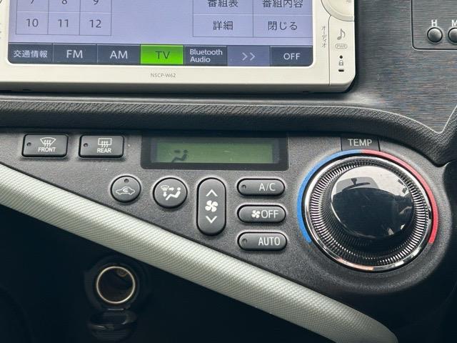アクア S 純正ナビ ワンセグTV Bluetooth CD バックカメラ スタッドレスタイヤ 盗難防止装置 オートライト ヘッドライトウォッシャー ステアリングスイッチ ウィンカーミラー(14枚目)