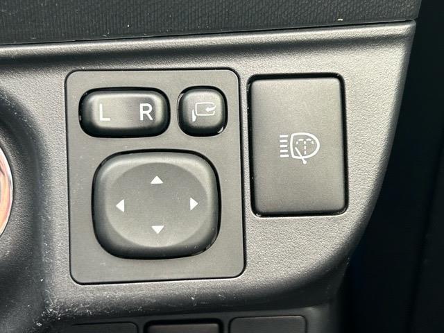 アクア S 純正ナビ ワンセグTV Bluetooth CD バックカメラ スタッドレスタイヤ 盗難防止装置 オートライト ヘッドライトウォッシャー ステアリングスイッチ ウィンカーミラー(16枚目)