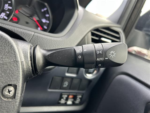 ヴォクシー ZS 純正ナビ(AM/FM/BT/CD) フルセグTV バックカメラ 両側パワースライド 横滑り防止装置 ビルトインETC プッシュスタート スペアキー×1 LEDオートライト 純正16インチアルミホイール(6枚目)