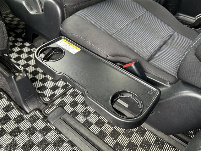 ヴォクシー ZS 純正ナビ(AM/FM/BT/CD) フルセグTV バックカメラ 両側パワースライド 横滑り防止装置 ビルトインETC プッシュスタート スペアキー×1 LEDオートライト 純正16インチアルミホイール(23枚目)