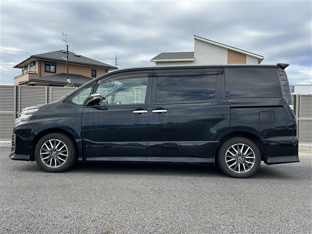 ヴォクシー ZS 純正ナビ(AM/FM/BT/CD) フルセグTV バックカメラ 両側パワースライド 横滑り防止装置 ビルトインETC プッシュスタート スペアキー×1 LEDオートライト 純正16インチアルミホイール(36枚目)