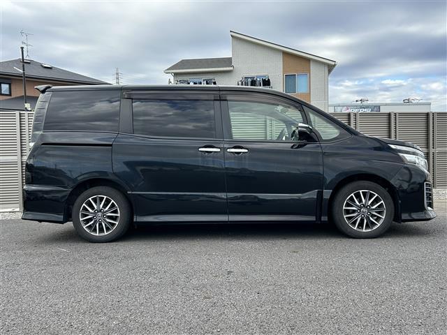 ヴォクシー ZS 純正ナビ(AM/FM/BT/CD) フルセグTV バックカメラ 両側パワースライド 横滑り防止装置 ビルトインETC プッシュスタート スペアキー×1 LEDオートライト 純正16インチアルミホイール(40枚目)