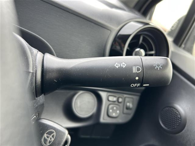 アクア Ｓ　純正ＳＤナビ　ＡＭ　ＦＭ　ＢＴ　ＣＤ　ＡＵＸ　バックカメラ　横滑り防止装置　ドライブレコーダー　リモコンキー　スペアキー×１　純正フロアマット（8枚目）