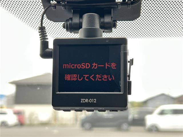 アクア Ｓ　純正ＳＤナビ　ＡＭ　ＦＭ　ＢＴ　ＣＤ　ＡＵＸ　バックカメラ　横滑り防止装置　ドライブレコーダー　リモコンキー　スペアキー×１　純正フロアマット（13枚目）