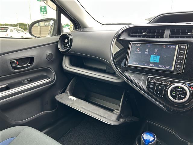 アクア Ｓ　純正ＳＤナビ　ＡＭ　ＦＭ　ＢＴ　ＣＤ　ＡＵＸ　バックカメラ　横滑り防止装置　ドライブレコーダー　リモコンキー　スペアキー×１　純正フロアマット（21枚目）