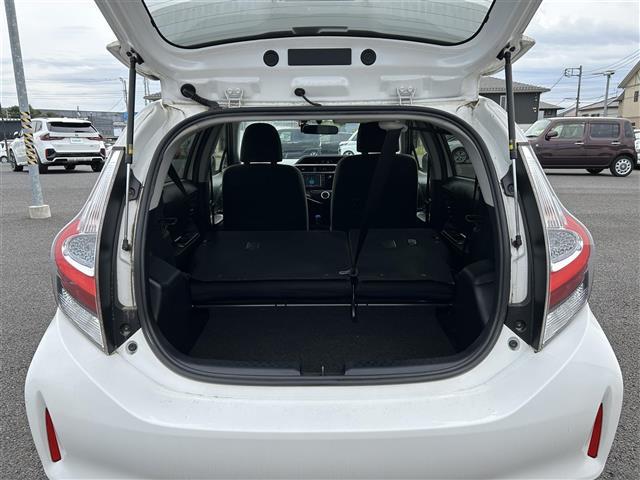 アクア Ｓ　純正ＳＤナビ　ＡＭ　ＦＭ　ＢＴ　ＣＤ　ＡＵＸ　バックカメラ　横滑り防止装置　ドライブレコーダー　リモコンキー　スペアキー×１　純正フロアマット（28枚目）