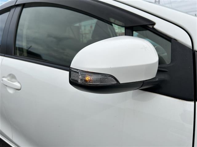 アクア Ｓ　純正ＳＤナビ　ＡＭ　ＦＭ　ＢＴ　ＣＤ　ＡＵＸ　バックカメラ　横滑り防止装置　ドライブレコーダー　リモコンキー　スペアキー×１　純正フロアマット（32枚目）