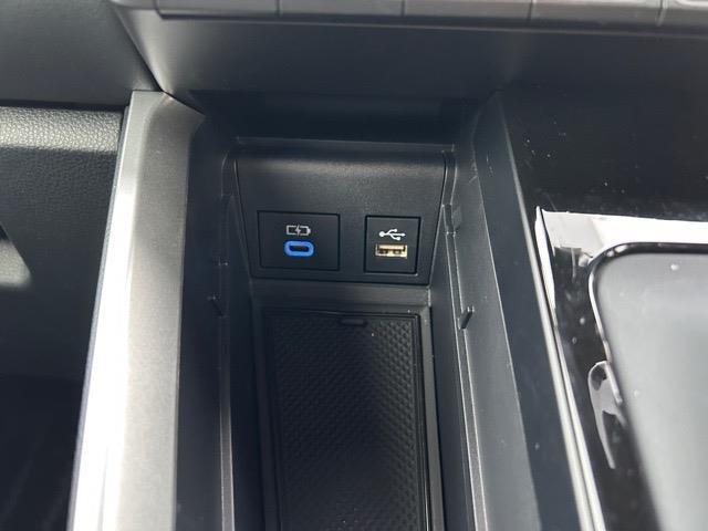 ヴォクシー ハイブリッドＳ－Ｚ　純正１０．５インチディスプレイオーディオナビ　フルセグＴＶ　ＨＤＭＩ　Ｂｌｕｅｔｏｏｔｈ　ＥＴＣ２．０　モデリスタエアロパーツセット　モデリスタシグニチャーイルミグリル　モデリスタイルミルーフ（18枚目）