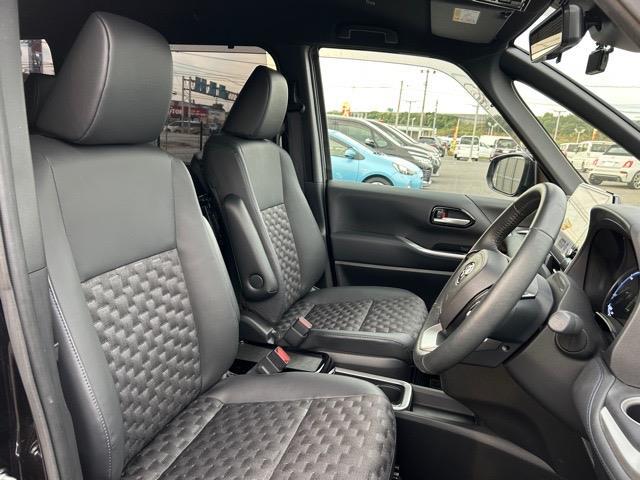 ヴォクシー ハイブリッドＳ－Ｚ　純正１０．５インチディスプレイオーディオナビ　フルセグＴＶ　ＨＤＭＩ　Ｂｌｕｅｔｏｏｔｈ　ＥＴＣ２．０　モデリスタエアロパーツセット　モデリスタシグニチャーイルミグリル　モデリスタイルミルーフ（23枚目）