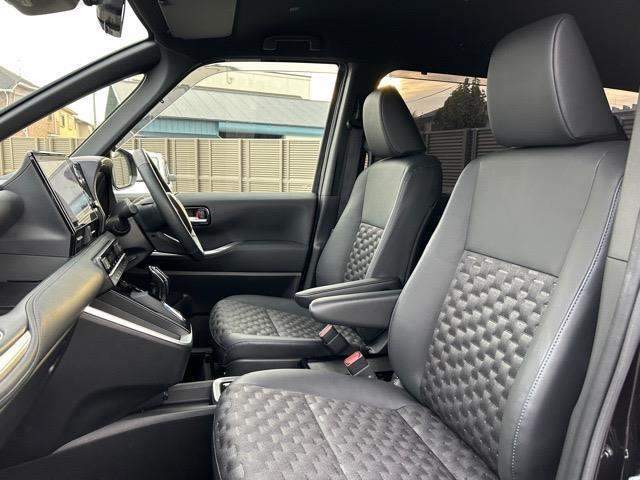 ヴォクシー ハイブリッドＳ－Ｚ　純正１０．５インチディスプレイオーディオナビ　フルセグＴＶ　ＨＤＭＩ　Ｂｌｕｅｔｏｏｔｈ　ＥＴＣ２．０　モデリスタエアロパーツセット　モデリスタシグニチャーイルミグリル　モデリスタイルミルーフ（24枚目）