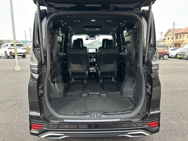 ヴォクシー ハイブリッドＳ－Ｚ　純正１０．５インチディスプレイオーディオナビ　フルセグＴＶ　ＨＤＭＩ　Ｂｌｕｅｔｏｏｔｈ　ＥＴＣ２．０　モデリスタエアロパーツセット　モデリスタシグニチャーイルミグリル　モデリスタイルミルーフ（32枚目）
