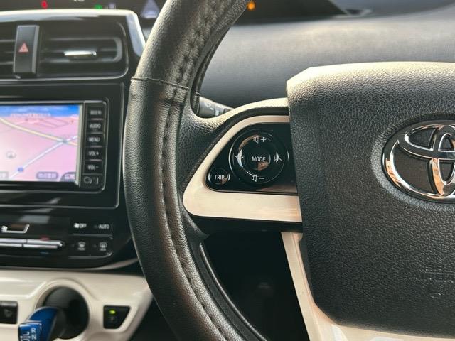 プリウス Ｅ　純正ナビ　Ｂｌｕｅｔｏｏｔｈ　ワンセグＴＶ　バックカメラ　ＥＴＣ　ドライブレコーダー　社外エアロ　プリクラッシュセーフティ　レーンディパーチャアラート　オートハイビーム　クルーズコントロール（5枚目）