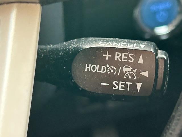 プリウス Ｅ　純正ナビ　Ｂｌｕｅｔｏｏｔｈ　ワンセグＴＶ　バックカメラ　ＥＴＣ　ドライブレコーダー　社外エアロ　プリクラッシュセーフティ　レーンディパーチャアラート　オートハイビーム　クルーズコントロール（9枚目）