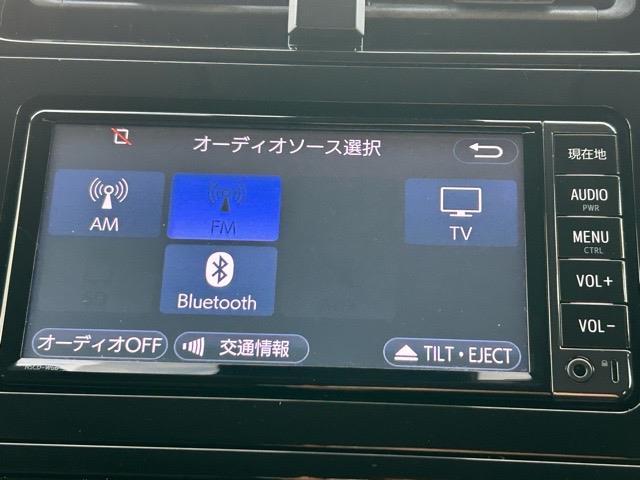 プリウス Ｅ　純正ナビ　Ｂｌｕｅｔｏｏｔｈ　ワンセグＴＶ　バックカメラ　ＥＴＣ　ドライブレコーダー　社外エアロ　プリクラッシュセーフティ　レーンディパーチャアラート　オートハイビーム　クルーズコントロール（13枚目）